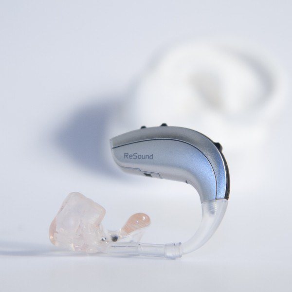 achter het oor hoorapparaat